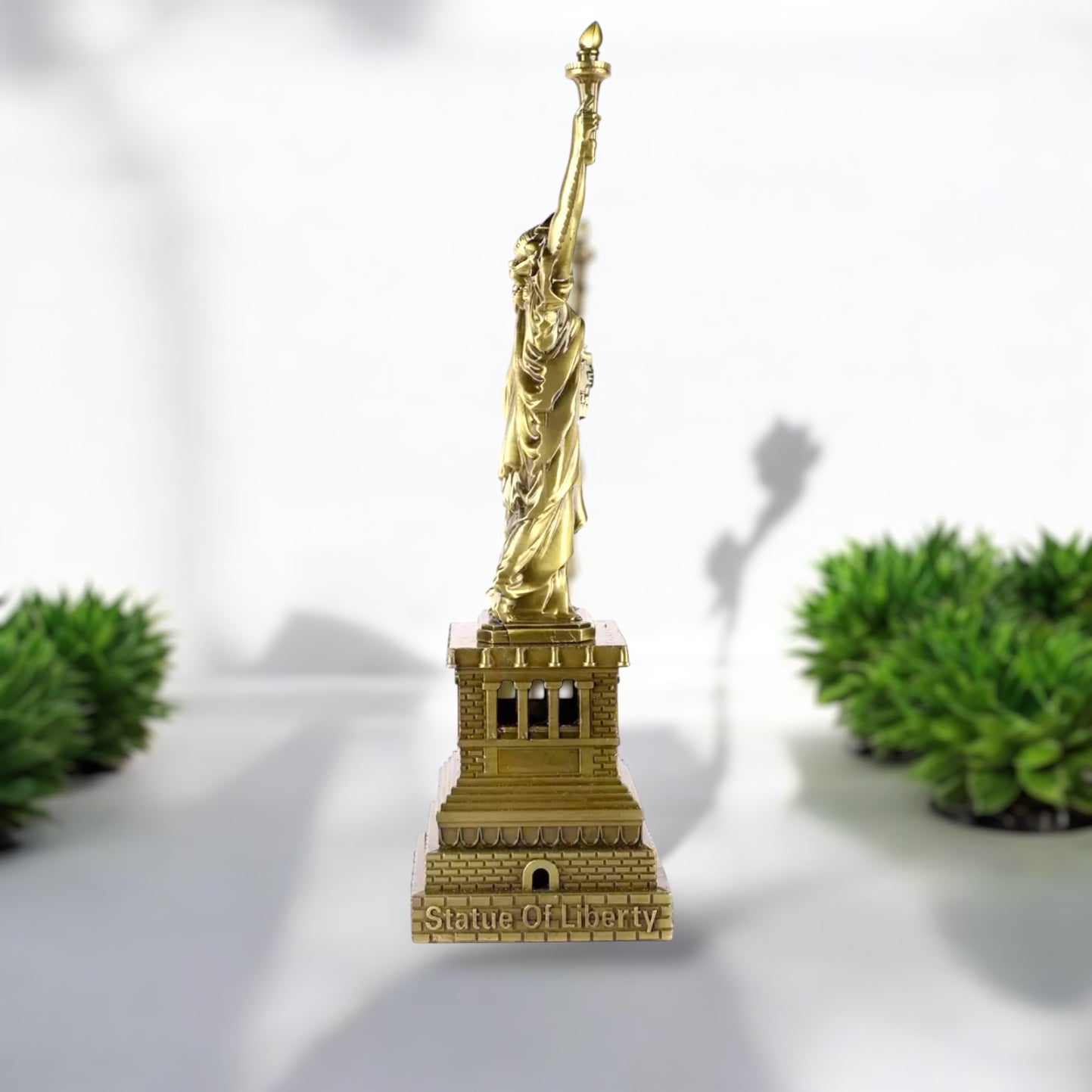 Statue Of Liberty Showpiece