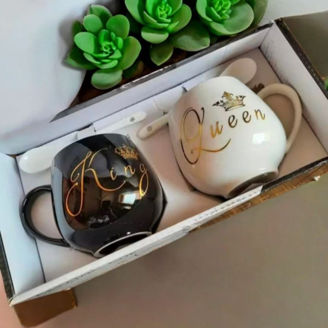Queen & King Mugs Set