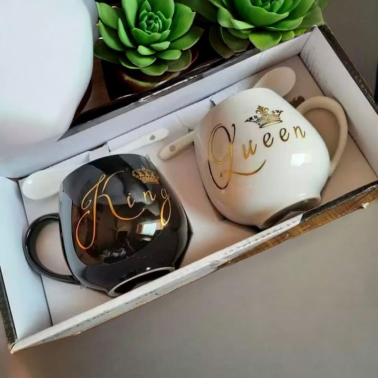 Queen & King Mugs Set