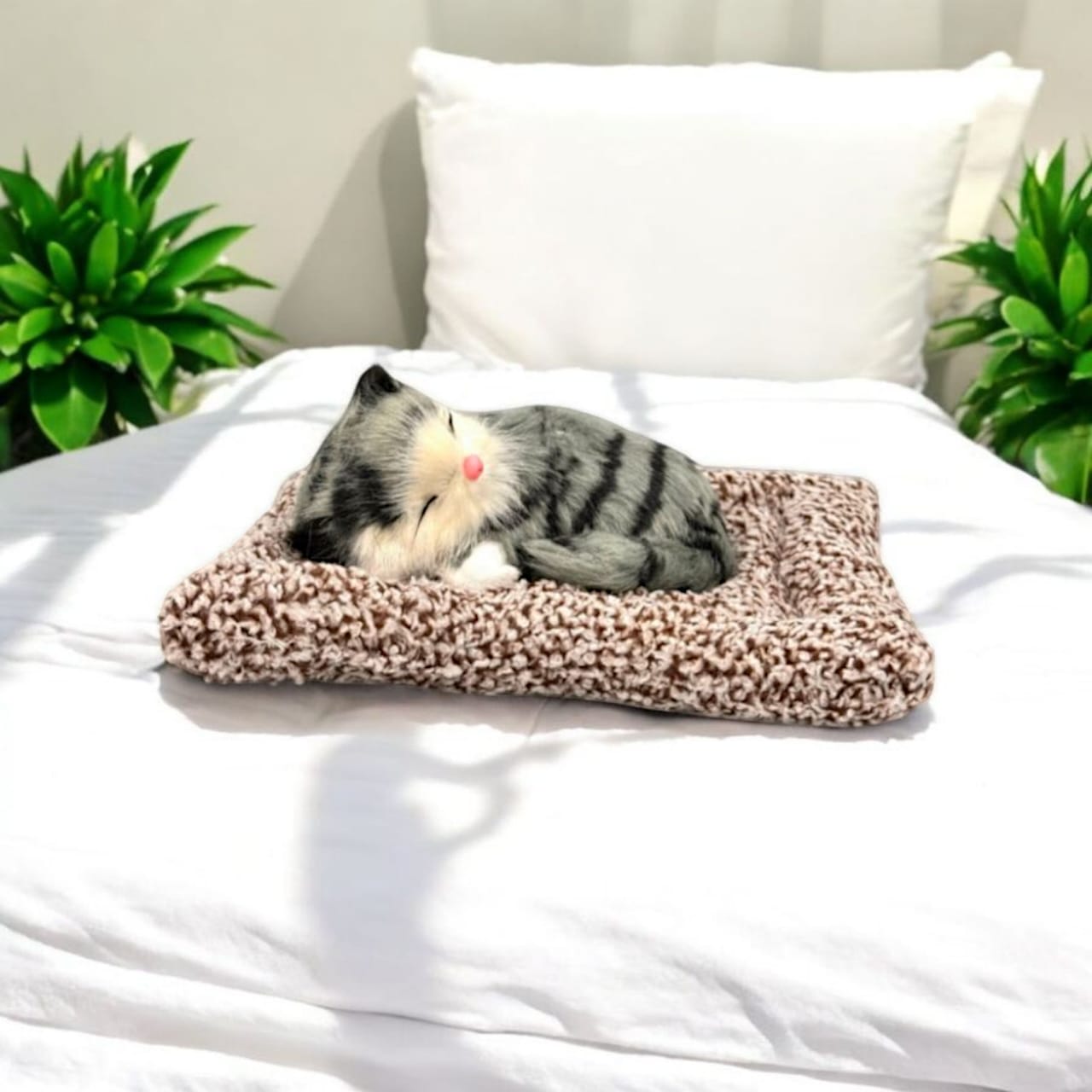 Cute Sleeping Cat Decor