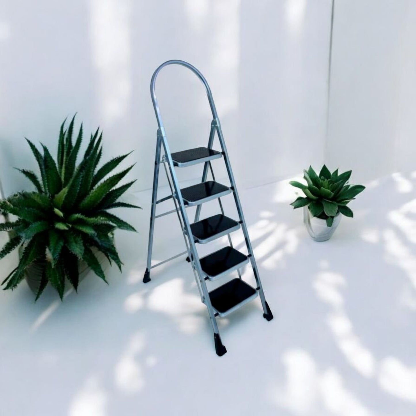 5-Step Folding Ladder with Handle