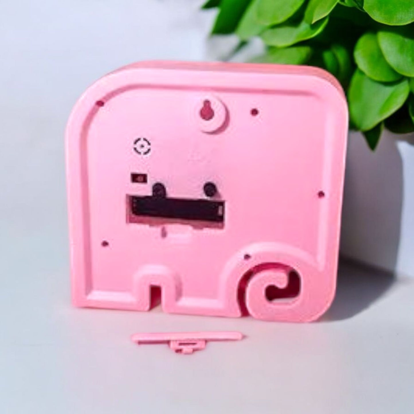 Cute Elephant Design Table Clock