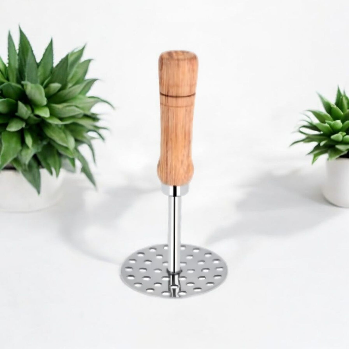 Round Base Wooden Handle Masher