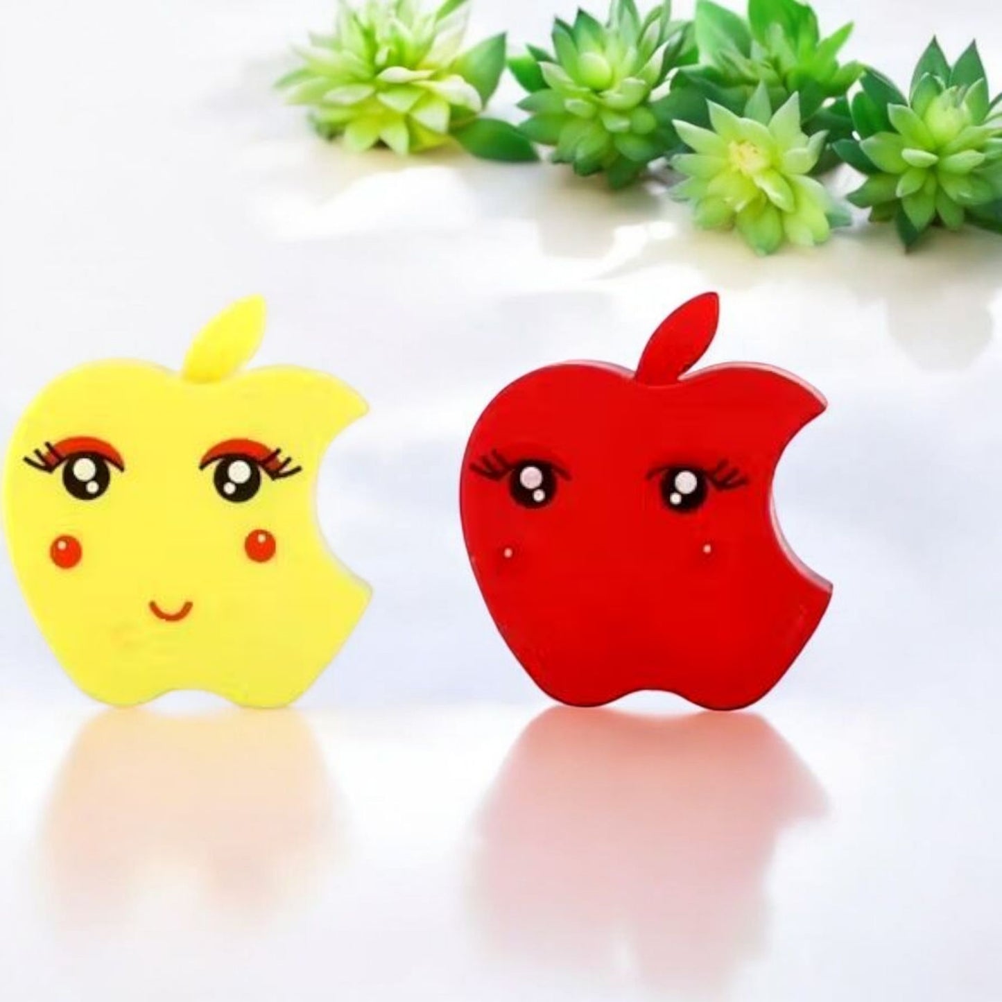 Apple Shape Nail Polish Remover Wipes