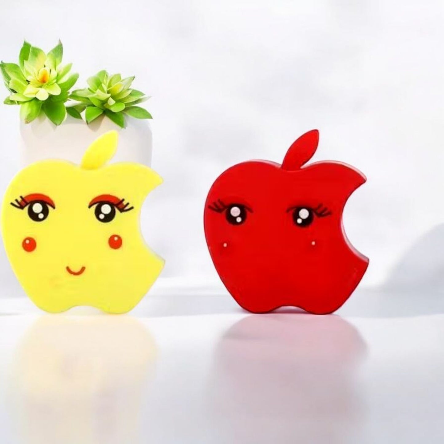 Apple Shape Nail Polish Remover Wipes