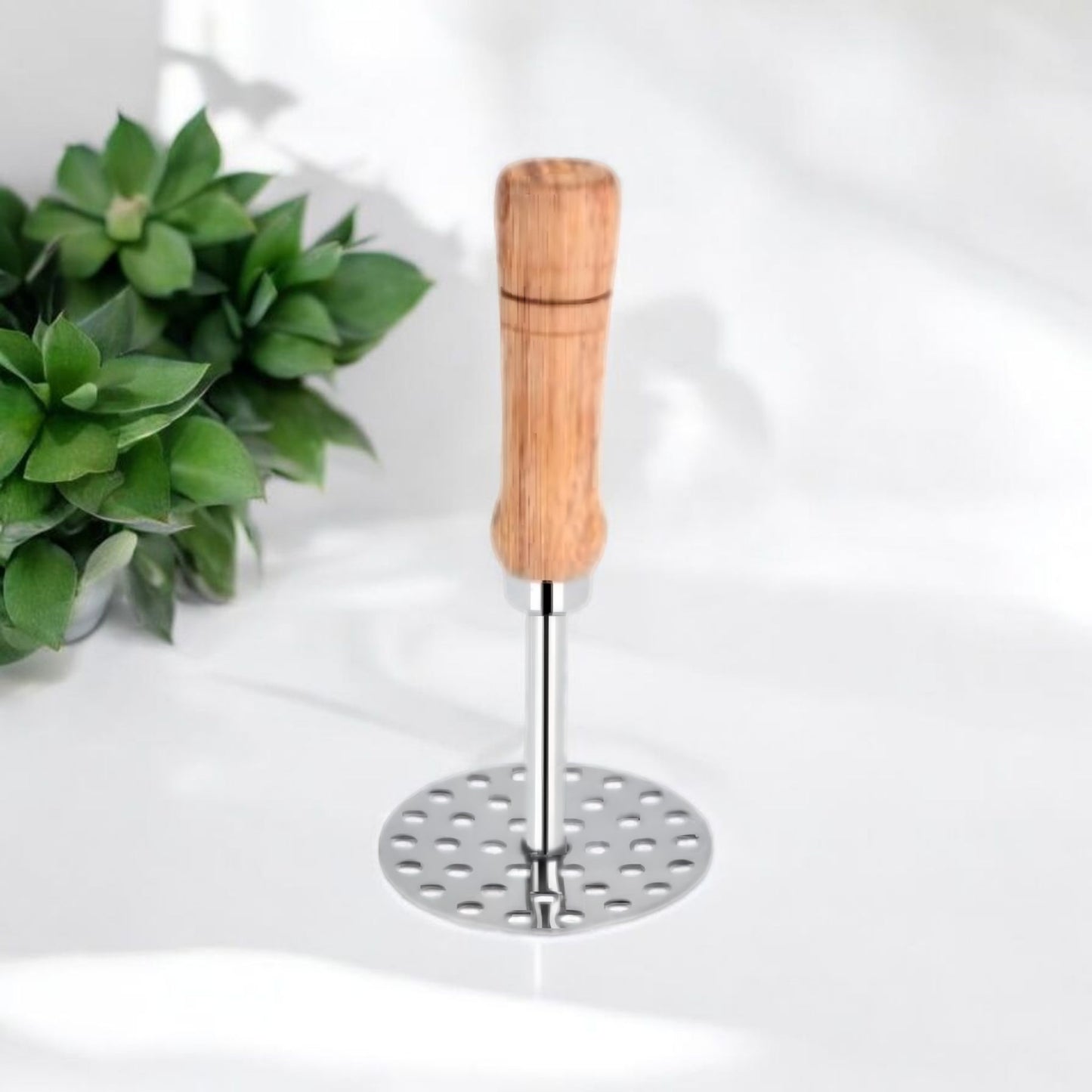 Round Base Wooden Handle Masher