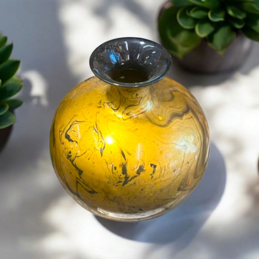 Black & Gold Flower Vase