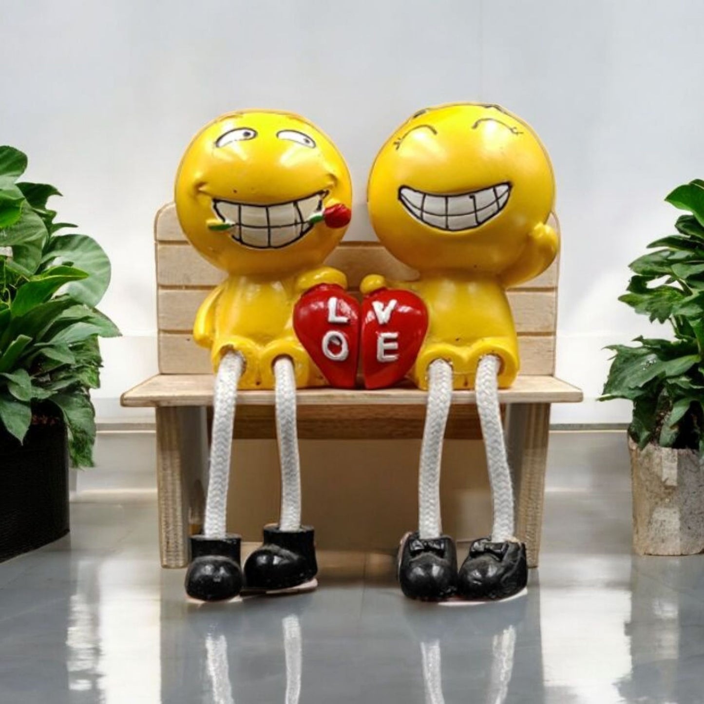 Love Buddies Smiley Couple Showpiece