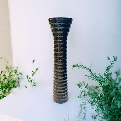 Elegant Spiral Glass Decorative Vase
