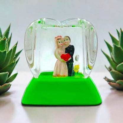 Mini Wedding Couple Paper Weight